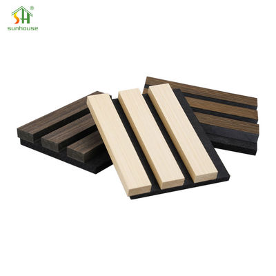 Хорошая цена. 1220x2440мм Акустические дубовые стеновые панели Внутренние звукопоглощающие акустические панели для стены телевизора онлайн